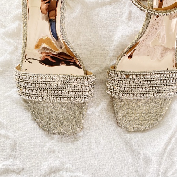 Badgley Mischka Becca PlatinoHeels Size 7.5